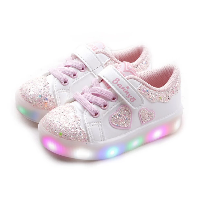 이제 뜸! 스케쳐스키즈 관심이 뜨거운 이유 입니다