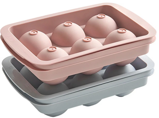 정성을 담은 얼음트레이 주목하고 계십니다