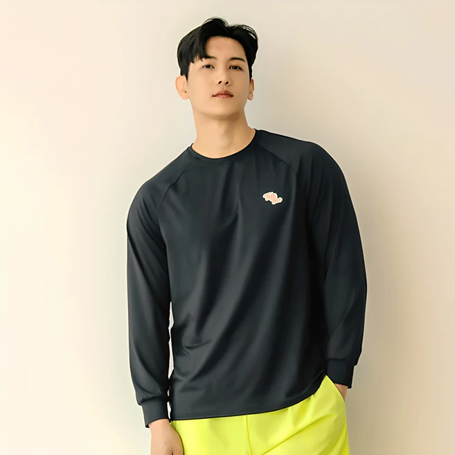 바로 준비가능 남자래쉬가드 전합니다